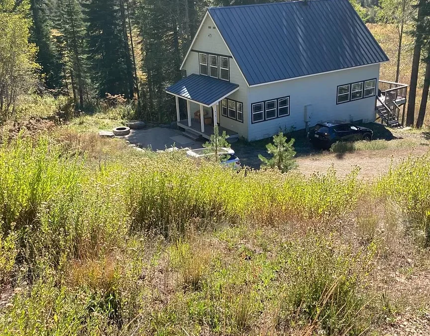 Stunning English Cottage Cabin